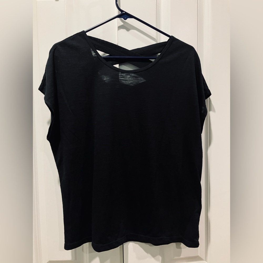 GAIAM Short Sleeve Shirt Tunic Top Criss Cross Back Black Medium